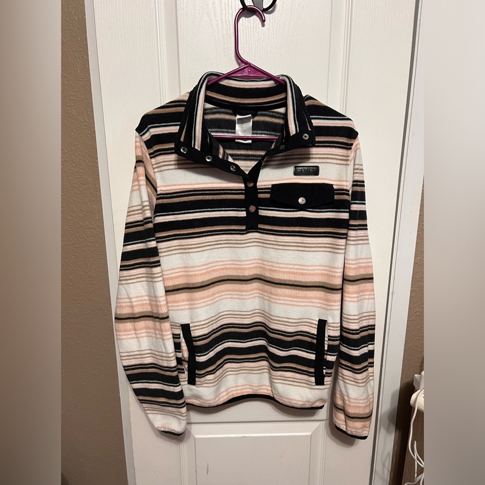Cinch western pink pullover in the size Medium